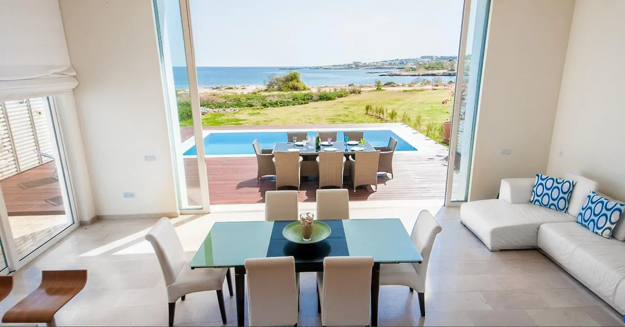 Luxury Bay View Villa 20 Right On Τhe Beach Protaras 0*,  Chypre
